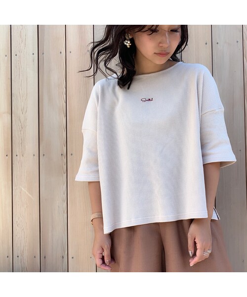 Suntial（サンシャル）の「SuntialロゴワッフルT（Tシャツ/カットソー・レディース・ベージュ/ホワイト・S〜M/M〜L/Ｓ〜M）」の2枚目の写真