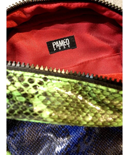 PAMEO POSE（パメオポーズ）の「2WAY Snakey Sacoche（ハンドバッグ・グリーン/ピンク/ベージュ・F）」の13枚目の写真