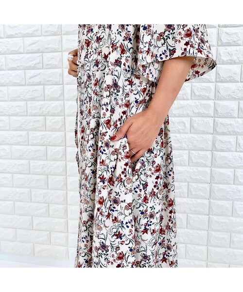 Suntial（サンシャル）の「2way花柄ワンピース（ワンピース・レディース・ホワイト・S〜M/M〜L）」の6枚目の写真