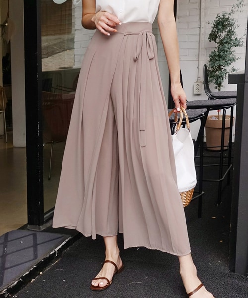 DHOLIC(ディーホリック)の「サイドタイプリーツポイントパンツ(その他パンツ・レディース・ブルー/ブラック/ベージュ・FREE)」の3枚目の写真