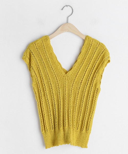 DHOLIC(ディーホリック)の「ウェーブVネックフレンチスリーブニット(ニット/セーター・レディース・ホワイト/イエロー/ブラック/ベージュ・FREE)」の4枚目の写真