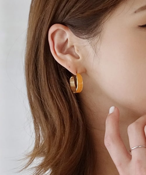 DHOLIC（ディーホリック）の「ウェーブオープンリングカラーピアス（ピアス（両耳用）・レディース・ホワイト/オレンジ/ブルー/グリーン・FREE）」の4枚目の写真