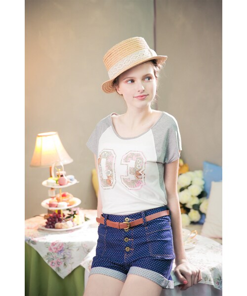 ORENDA（オレンダ）の「連續緹花反折彈力牛仔短褲（パンツ・レディース・圖騰/點點・S/M/L）」の15枚目の写真