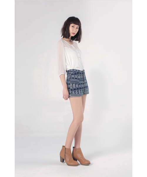 ORENDA（オレンダ）の「連續緹花反折彈力牛仔短褲（パンツ・レディース・圖騰/點點・S/M/L）」の5枚目の写真