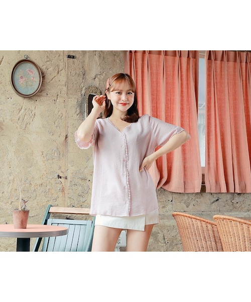 HOTPING(ホッピン)の「レースディテールVネックブラウス(Tシャツ/カットソー・レディース・Pink/White・XS-S/M-L/XL-2XL)」の1枚目の写真