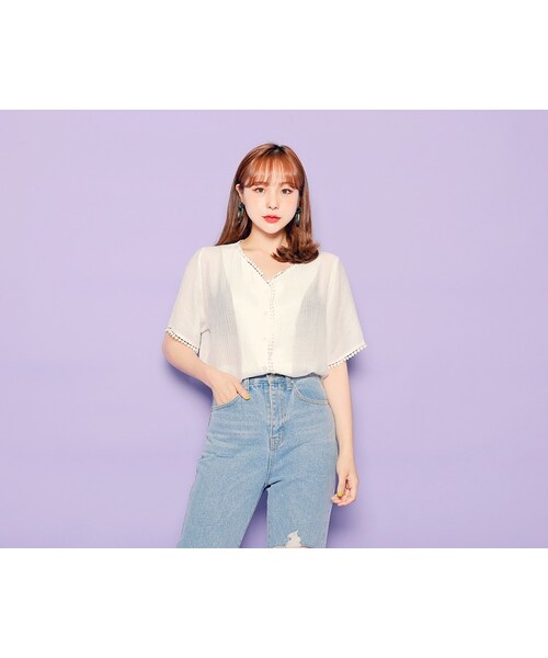 HOTPING(ホッピン)の「レースディテールVネックブラウス(Tシャツ/カットソー・レディース・Pink/White・XS-S/M-L/XL-2XL)」の2枚目の写真