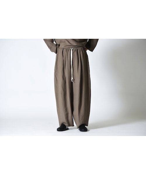 BISHOOL(ビシュール)の「BISHOOL Linen Rayon Cocoon Wide Pants(その他パンツ・レディース・グリーン/ブラック・F)」の1枚目の写真