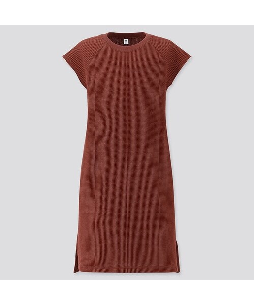 UNIQLO（ユニクロ）の「GIRLS ワッフルクルーネックワンピース（半袖）（ワンピース・キッズ・BEIGE 32/BROWN 36/BLACK 09/OFF WHITE 01・150/160/120/100/130/140/110）」の4枚目の写真