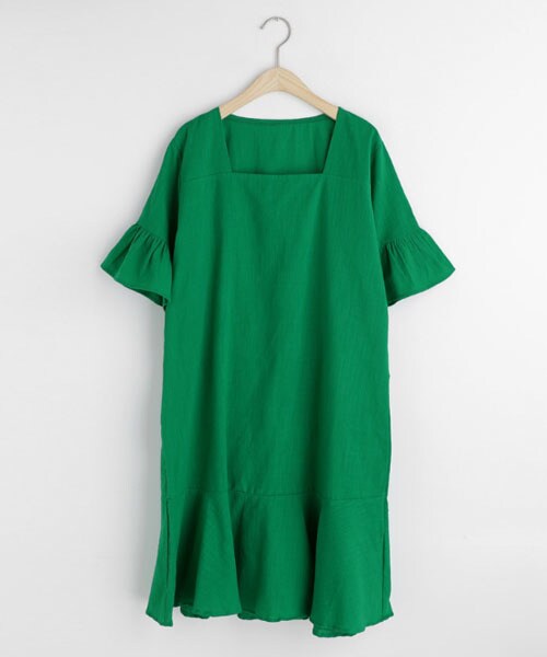 DHOLIC(ディーホリック)の「スクエアラッフルワンピース(ワンピース・レディース・グリーン/ブラック/イエロー・FREE)」の1枚目の写真