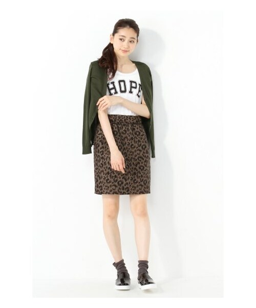 IENA（イエナ）の「FRANCE成型Vネックカーディガン（カーディガン・レディース・ブラック/ベージュ/カーキ/ネイビー B/レッド・フリー）」の16枚目の写真