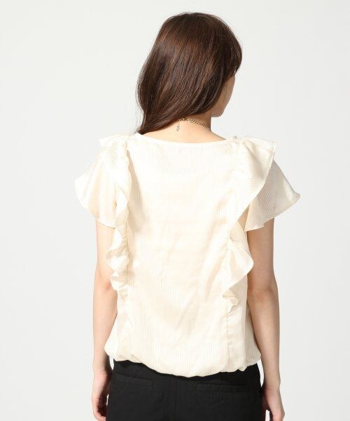LOWRYS FARM（ローリーズファーム）の「フリルブラウスショートスリーブ（トップス・レディース・オフ/ベージュ/ネイビー・Ｍ/Ｌ）」の5枚目の写真