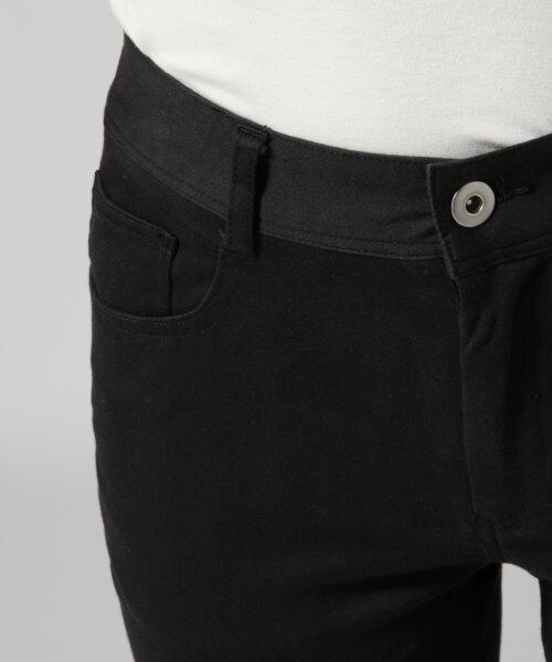 BLISS POINT Womens（ブリスポイント ウイメンズ）の「【XLサイズ展開アイテム】サテンクロップドスキニーパンツ（パンツ・レディース・ホワイト/ブラック/ネイビー・Ｓ/Ｍ/Ｌ/ＸＬ）」の8枚目の写真