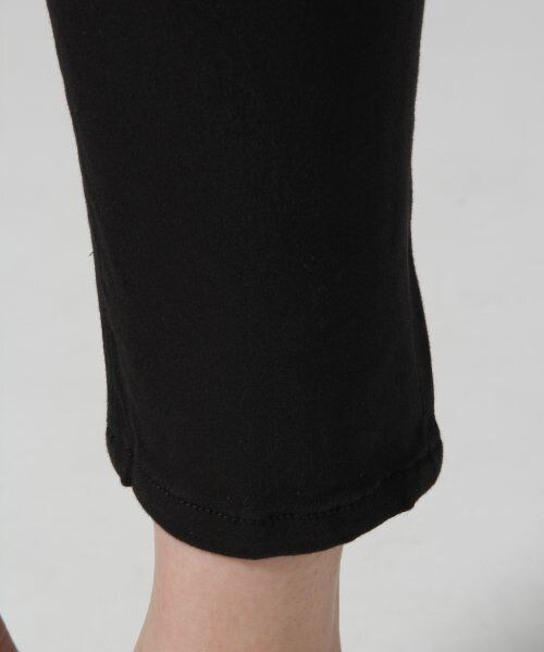 BLISS POINT Womens（ブリスポイント ウイメンズ）の「【XLサイズ展開アイテム】サテンクロップドスキニーパンツ（パンツ・レディース・ホワイト/ブラック/ネイビー・Ｓ/Ｍ/Ｌ/ＸＬ）」の10枚目の写真