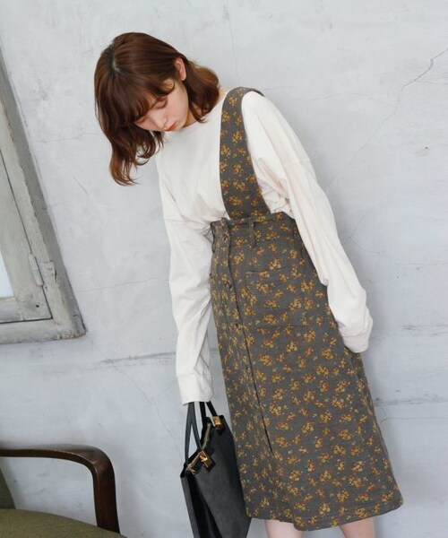 Crisp（クリスプ）の「ルーズロングTシャツ（Tシャツ/カットソー・レディース・ベージュ/アイボリー・FREE）」の2枚目の写真