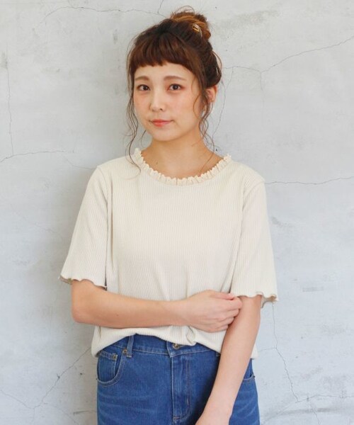 Crisp(クリスプ)の「スカラップレースTシャツ(Tシャツ/カットソー・レディース・ベージュ/パープル・FREE)」の1枚目の写真