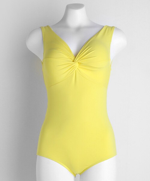 DHOLIC(ディーホリック)の「バックUカットツイストワンピース水着(水着・レディース・レッド/パープル/ホワイト/ブラック/イエロー/ピンク・FREE)」の5枚目の写真