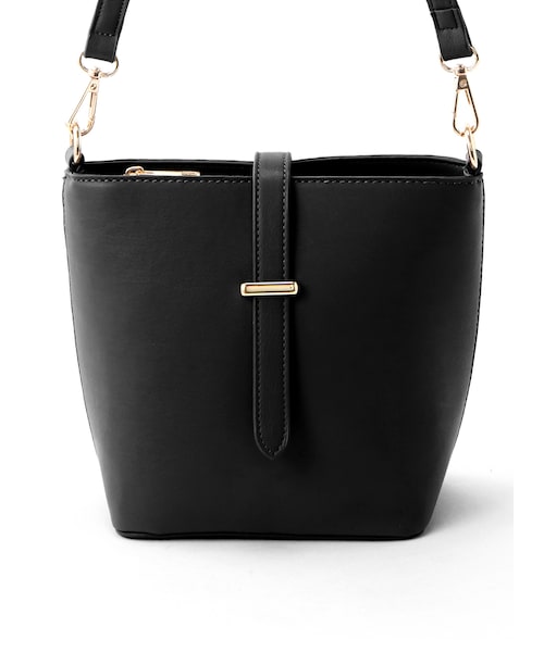 GRL（グレイル）の「フェイクレザーベルトデザインバッグ（ショルダーバッグ・レディース・グレージュ/オフホワイト/ブラック・F）」の2枚目の写真