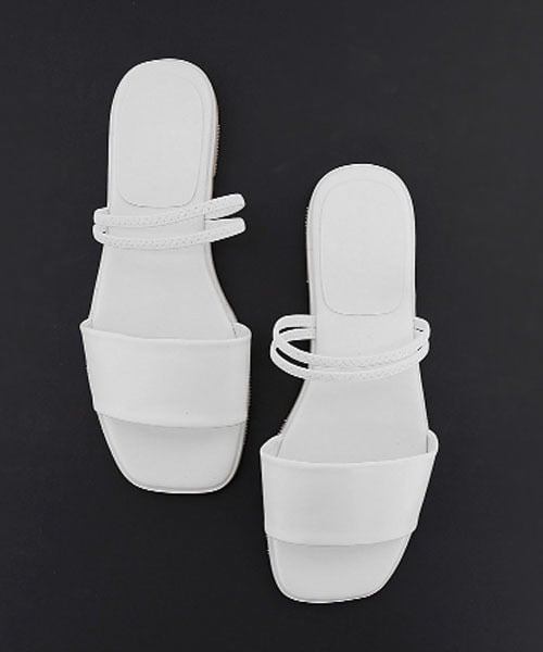 DHOLIC（ディーホリック）の「ゴムストラップサンダル（サンダル・レディース・ブラウン/ベージュ/ブラック/ホワイト・225/230/235/240/245/250）」の2枚目の写真