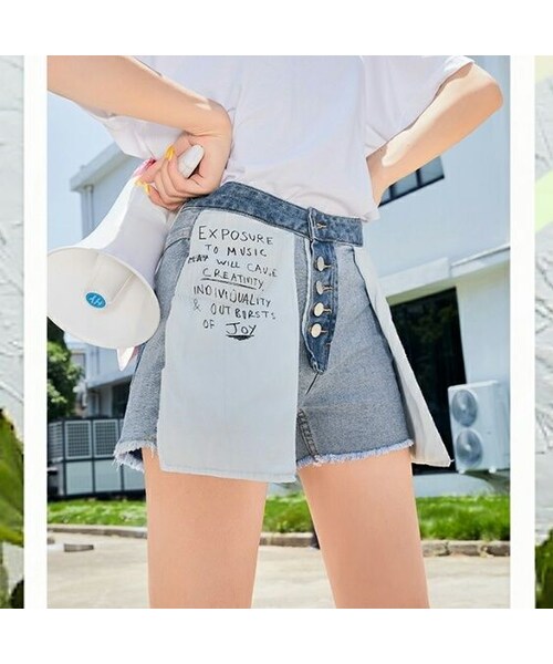 no brand（ノーブランド）の「裏返し手書き風ロゴデニムショートパンツ