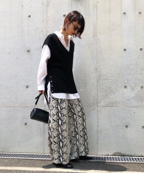 PAGEBOY（ページボーイ）の「【WEB先行予約】サイドスナップベスト（トップス・レディース・ホワイト/ブラック/ダークブラウン・F）」の9枚目の写真