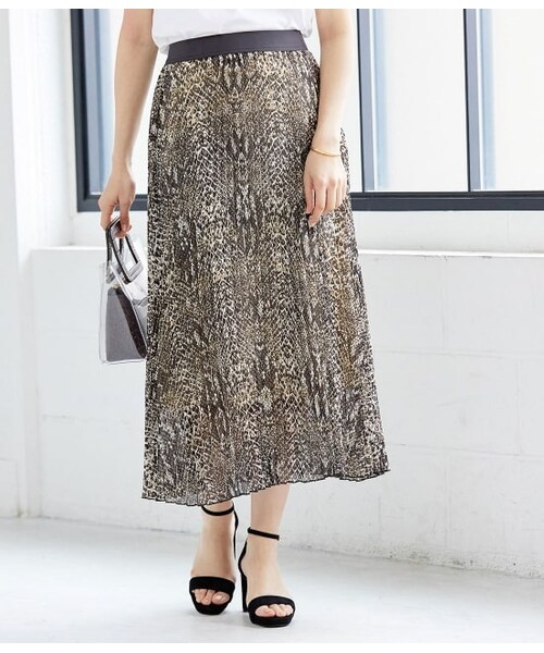 ADAM ET ROPE'（アダムエロペ）の「ボイルアコーディオンプリーツスカート（スカート・レディース・オフホワイト/ベージュ/グリーン・F）」の2枚目の写真