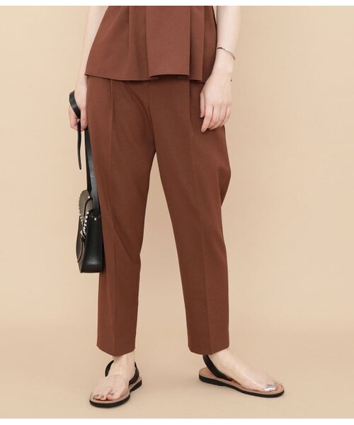 ADAM ET ROPE'（アダムエロペ）の「ドライオックスセンタープレスパンツ（パンツ・レディース・オリーブ/ダークブラウン/ブラック・36/38）」の2枚目の写真