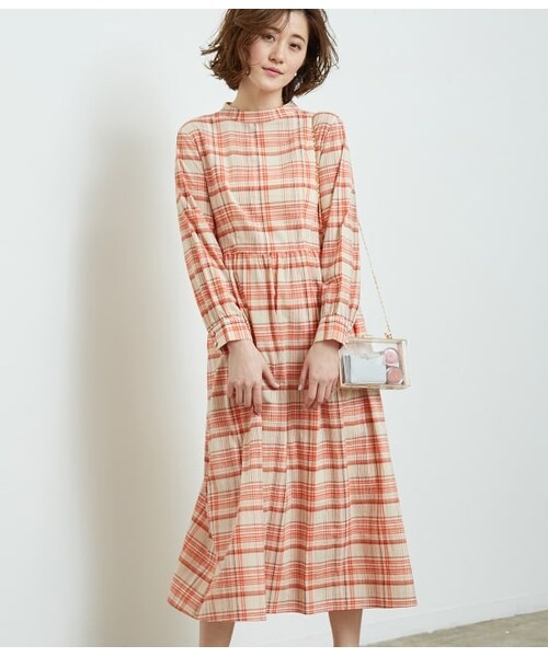 ROPE' PICNIC(ロペピクニック)の「スタンドネックワンピース(ワンピース/ドレス・レディース・ベージュ/レッド/ベージュ系・38/40)」の2枚目の写真