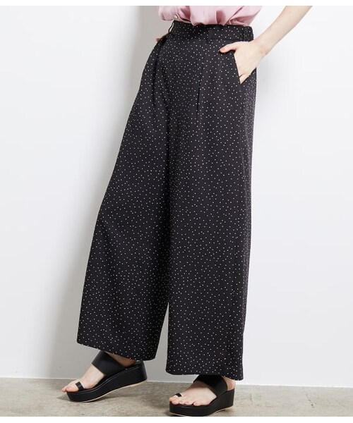 ROPE' PICNIC(ロペピクニック)の「ヴィンテージドットワイドパンツ(パンツ・レディース・ブラウン/ベージュ系/ブラック系・38/40/36)」の1枚目の写真