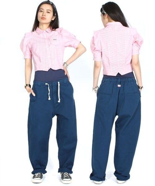 RNA（アールエヌエー）の「イージーBigパンツ（パンツ・レディース・ベージュ/ブラウン/ブルー・S/M）」の3枚目の写真