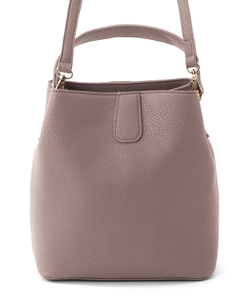 GRL（グレイル）の「フェイクレザー2Wayバッグ（ショルダーバッグ・レディース・ブラック/ラベンダー・F）」の2枚目の写真