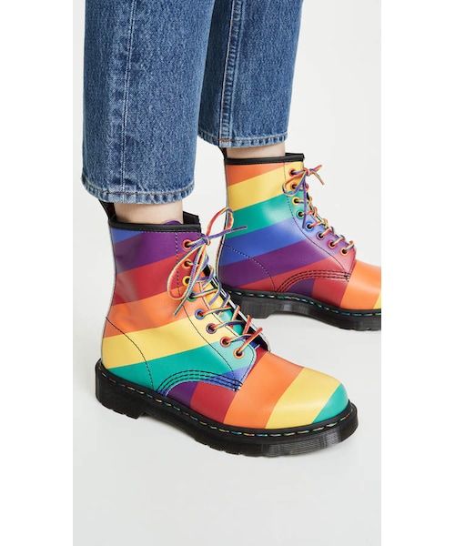 【完売必至】ドクターマーチン ビビットカラーが目を惹くブーツ Dr. Martens(ドクターマーチン)の「Dr. Martens 1460 Pride 8