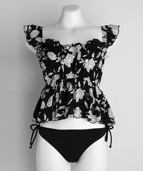 DHOLIC(ディーホリック)の「2TYPEパターンフレアヘムビキニ(水着・レディース・イエロー/ホワイト/レッド/ブラック・FREE)」の3枚目の写真