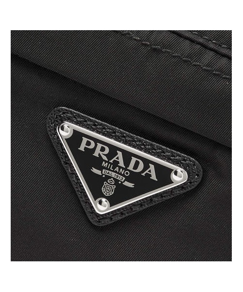PRADA（プラダ）の「Prada Nylon Belt Bag（メッセンジャーバッグ・メンズ・Black・One Size）」の4枚目の写真