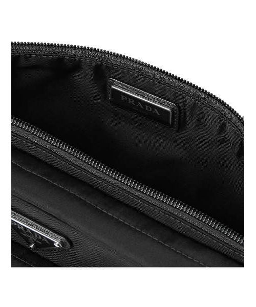 PRADA（プラダ）の「Prada Saffiano Leather-Trimmed Nylon Belt Bag（メッセンジャーバッグ・メンズ・Black・One Size）」の2枚目の写真