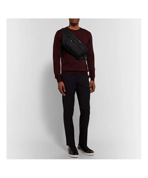 PRADA（プラダ）の「Prada Saffiano Leather-Trimmed Nylon Belt Bag（メッセンジャーバッグ・メンズ・Black・One Size）」の4枚目の写真