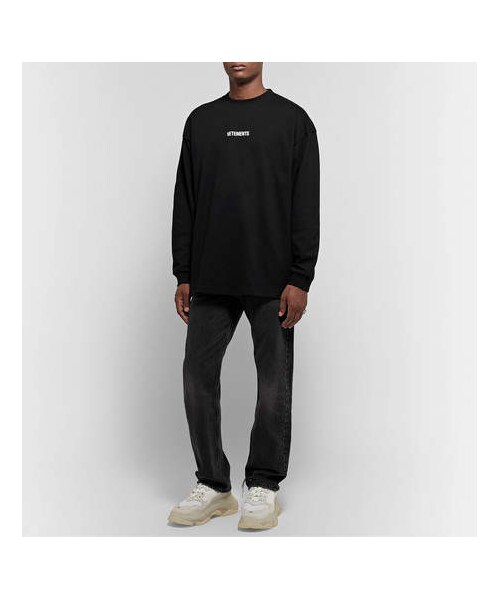 VETEMENTS（ヴェトモン）の「Vetements Oversized Logo-Print Cotton-Jersey T-Shirt（Tシャツ/カットソー・メンズ・Black・L/XS/M/S）」の2枚目の写真