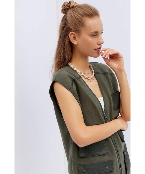 Urban Outfitters（アーバンアウトフィッターズ）の「Urban Outfitters UO Dune ZipFront