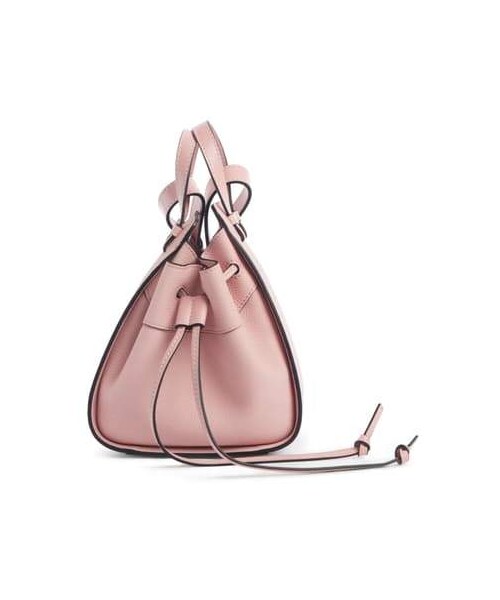LOEWE(ロエベ)の「Loewe Hammock Mini Leather Hobo(バックパック/リュック・レディース・Beige/Pink・One Size)」の3枚目の写真