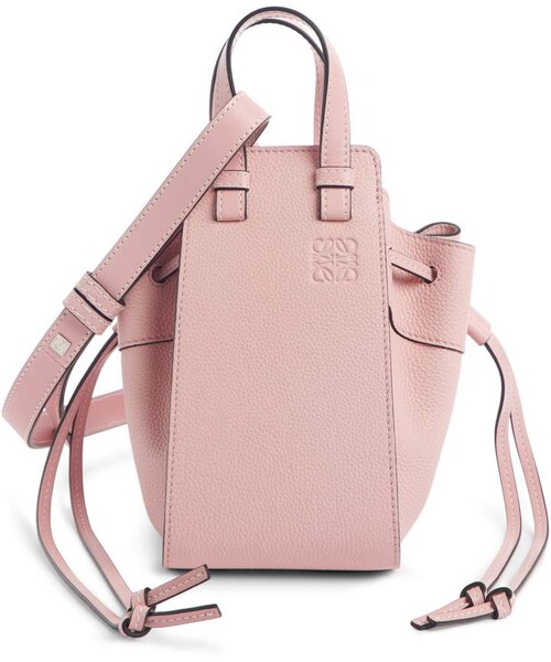 LOEWE(ロエベ)の「Loewe Hammock Mini Leather Hobo(バックパック/リュック・レディース・Beige/Pink・One Size)」の2枚目の写真