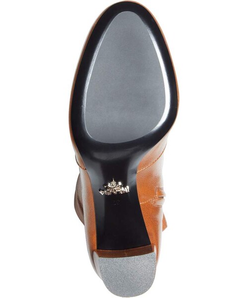 PRADA（プラダ）の「Prada Block Heel Bootie（ブーツ・レディース・Black/Brown・5us / 35eu/4us / 34eu/5.5us / 35.5eu/4.5us / 34.5eu/6us / 36eu/8.5us / 38.5eu/6.5us / 36.5eu/8us / 38eu/7us / 37eu/9us / 39eu/9.5us / 39.5eu/7.5us / 37.5eu/10us / 40eu/10.5us / 40.5eu/12us / 42eu/11us / 41eu/11.5us / 41.5eu）」の3枚目の写真