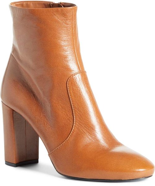 PRADA（プラダ）の「Prada Block Heel Bootie（ブーツ・レディース・Black/Brown・5us / 35eu/4us / 34eu/5.5us / 35.5eu/4.5us / 34.5eu/6us / 36eu/8.5us / 38.5eu/6.5us / 36.5eu/8us / 38eu/7us / 37eu/9us / 39eu/9.5us / 39.5eu/7.5us / 37.5eu/10us / 40eu/10.5us / 40.5eu/12us / 42eu/11us / 41eu/11.5us / 41.5eu）」の2枚目の写真