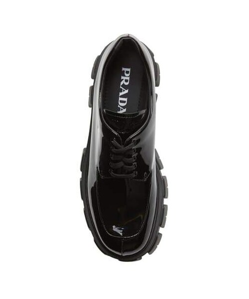 PRADA（プラダ）の「Prada Lug Sole Oxford（シューズ・レディース・Black・11us / 41eu/9.5us / 39.5eu/10us / 40eu/7us / 37eu/7.5us / 37.5eu/6.5us / 36.5eu/8us / 38eu/8.5us / 38.5eu/9us / 39eu/10.5us / 40.5eu/6us / 36eu）」の4枚目の写真