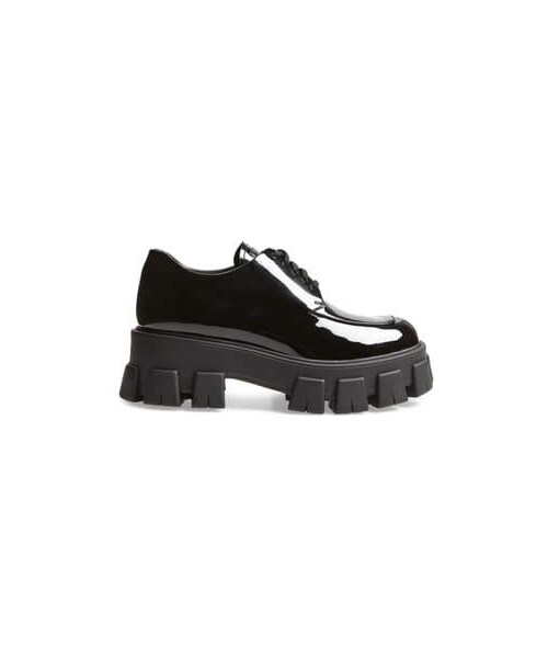 PRADA（プラダ）の「Prada Lug Sole Oxford（シューズ・レディース・Black・11us / 41eu/9.5us / 39.5eu/10us / 40eu/7us / 37eu/7.5us / 37.5eu/6.5us / 36.5eu/8us / 38eu/8.5us / 38.5eu/9us / 39eu/10.5us / 40.5eu/6us / 36eu）」の3枚目の写真