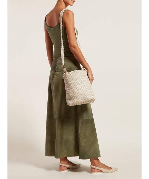 BOTTEGA VENETA(ボッテガヴェネタ)の「Bottega Veneta - Intrecciato Leather Cross Body Bag - Womens - White(ショルダーバッグ・レディース・White・One Size)」の4枚目の写真