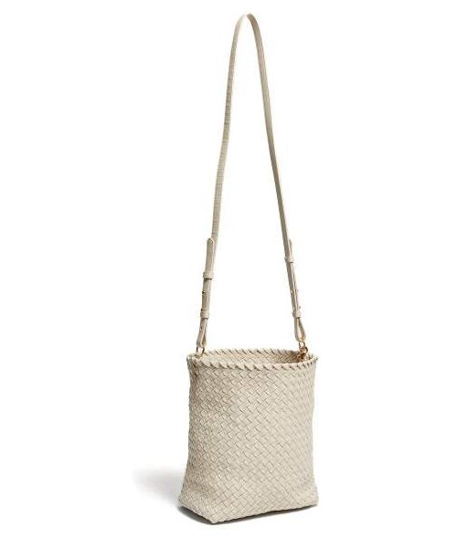 BOTTEGA VENETA(ボッテガヴェネタ)の「Bottega Veneta - Intrecciato Leather Cross Body Bag - Womens - White(ショルダーバッグ・レディース・White・One Size)」の3枚目の写真