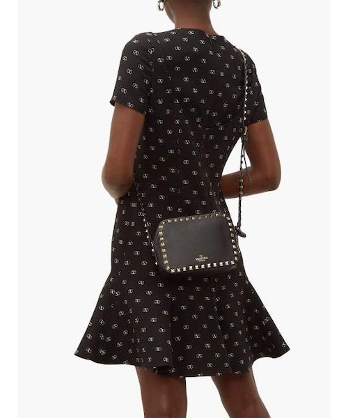 VALENTINO(ヴァレンティノ)の「Valentino - Rockstud Camera Leather Cross Body Bag - Womens - Black(ショルダーバッグ・レディース・Black・One Size)」の4枚目の写真
