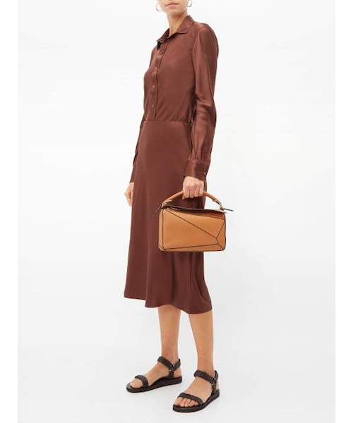 LOEWE（ロエベ）の「Loewe - Puzzle Small Grained Leather Cross Body Bag - Womens - Tan（ショルダーバッグ・レディース・Brown・One Size）」の3枚目の写真
