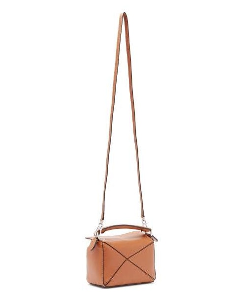 LOEWE（ロエベ）の「Loewe - Puzzle Small Grained Leather Cross Body Bag - Womens - Tan（ショルダーバッグ・レディース・Brown・One Size）」の2枚目の写真