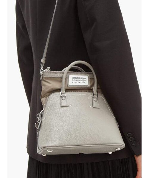 Maison Margiela(メゾンマルジェラ)の「Maison Margiela - 5ac Small Grained Leather Shoulder Bag - Womens - Grey(ショルダーバッグ・レディース・Gray・One Size)」の5枚目の写真