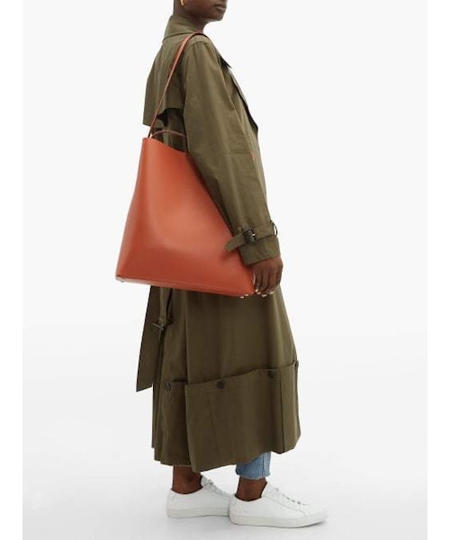 JW Anderson（ジェイダブリューアンダーソン）の「Jw Anderson - Extendable Hem Cotton Trench Coat - Womens - Green（ジャケット/アウター・レディース・Green・6 Uk/8 Uk/10 Uk/14 Uk）」の2枚目の写真